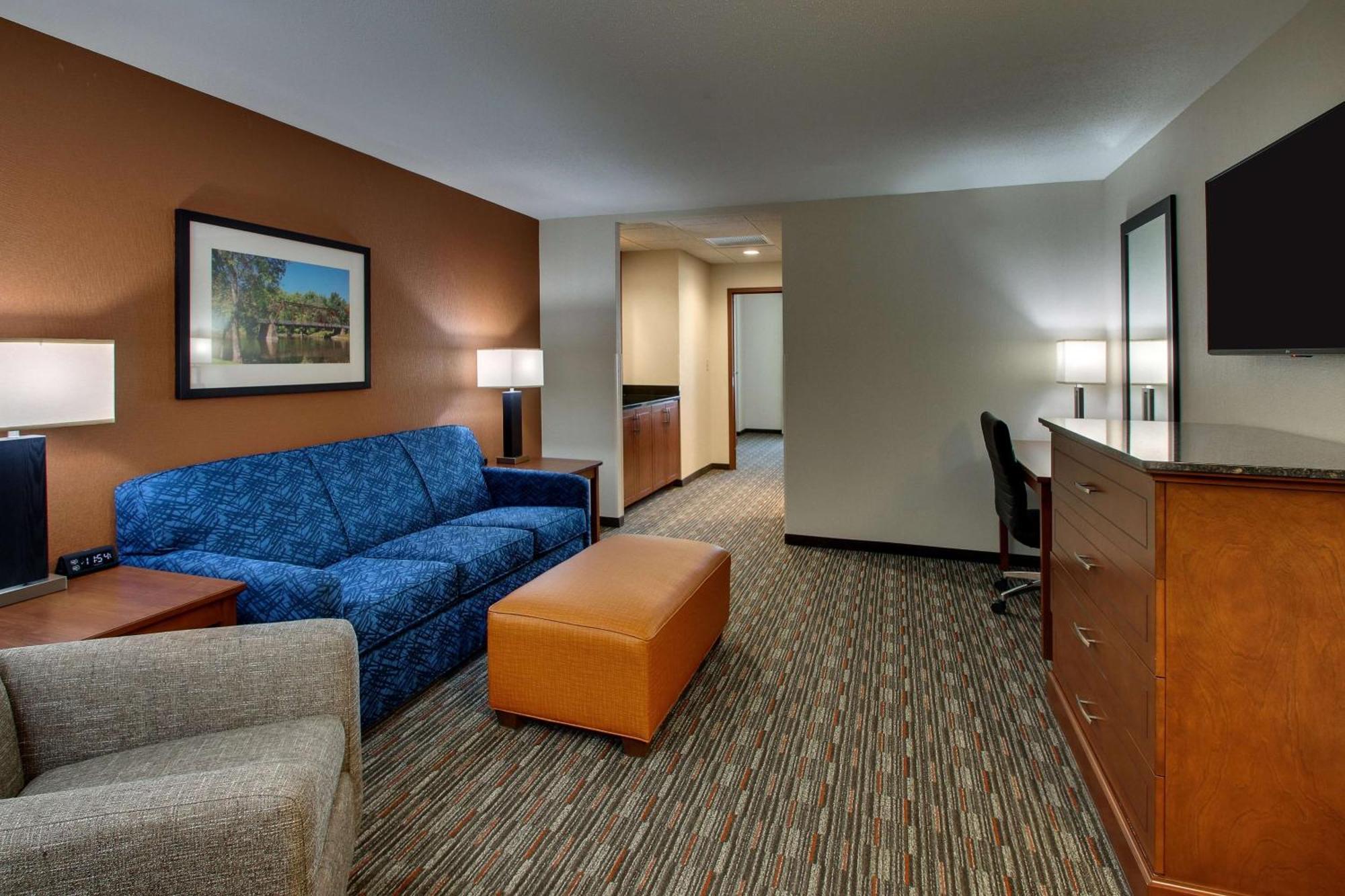 Drury Inn & Suites Iowa City คอรัลวิลล์ ภายนอก รูปภาพ