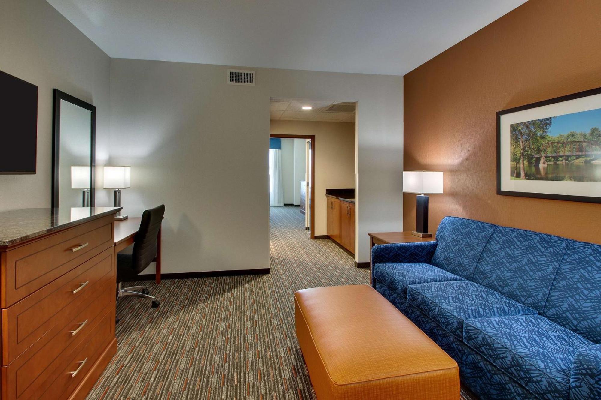 Drury Inn & Suites Iowa City คอรัลวิลล์ ภายนอก รูปภาพ