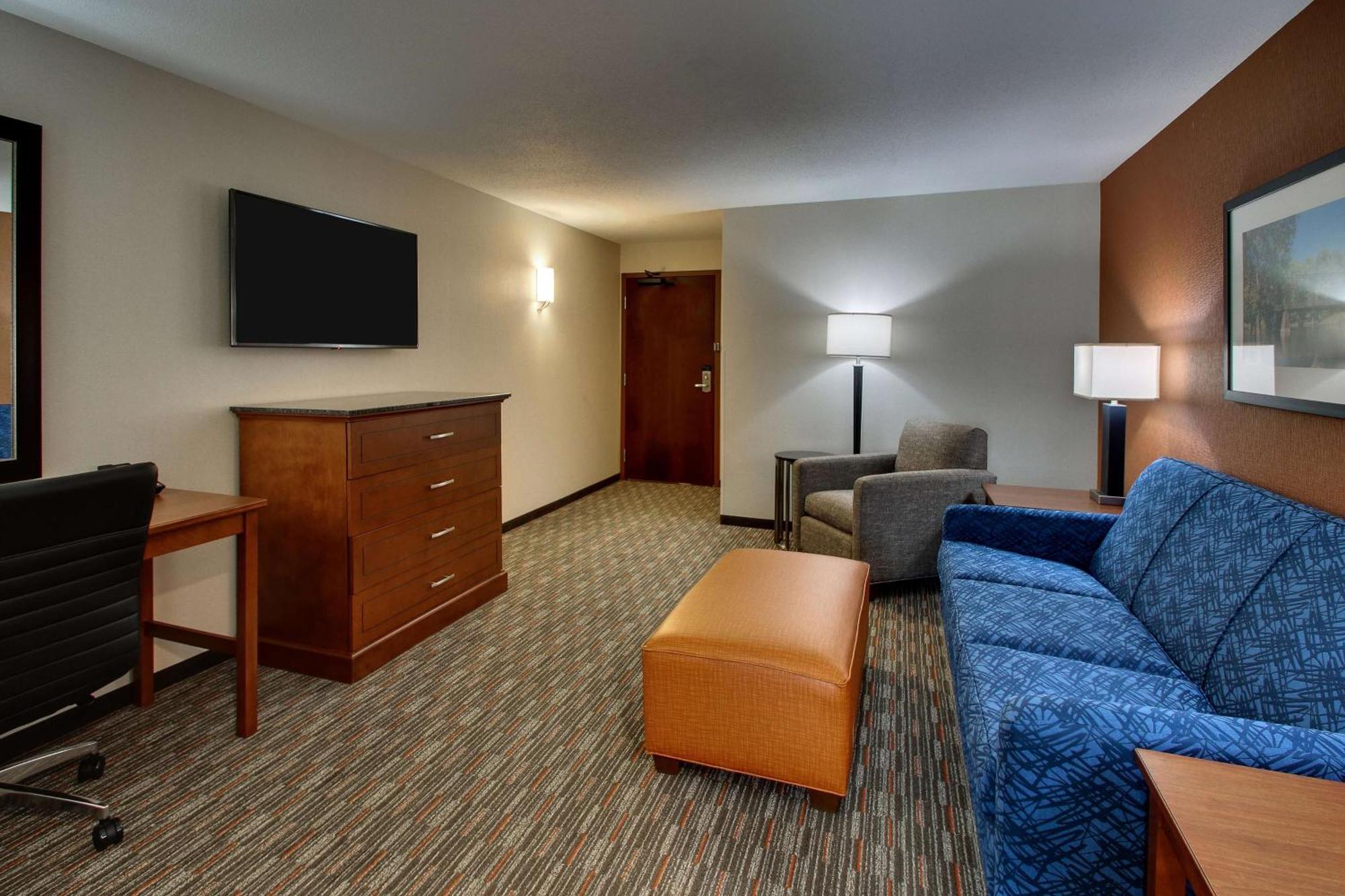 Drury Inn & Suites Iowa City คอรัลวิลล์ ภายนอก รูปภาพ