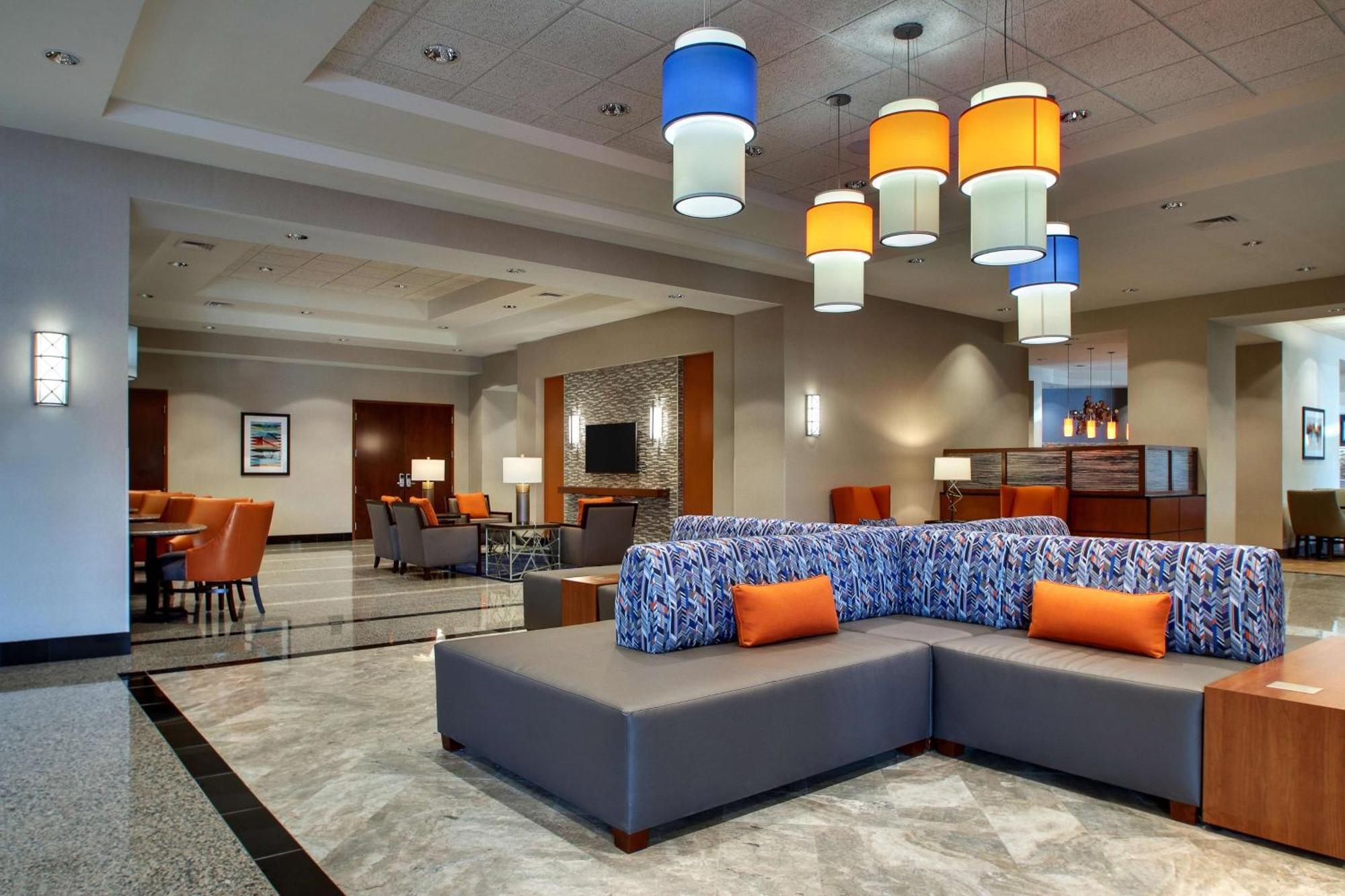 Drury Inn & Suites Iowa City คอรัลวิลล์ ภายนอก รูปภาพ