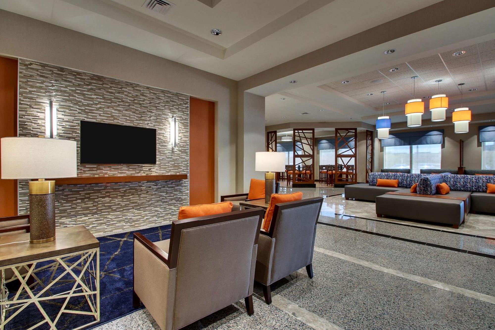 Drury Inn & Suites Iowa City คอรัลวิลล์ ภายนอก รูปภาพ